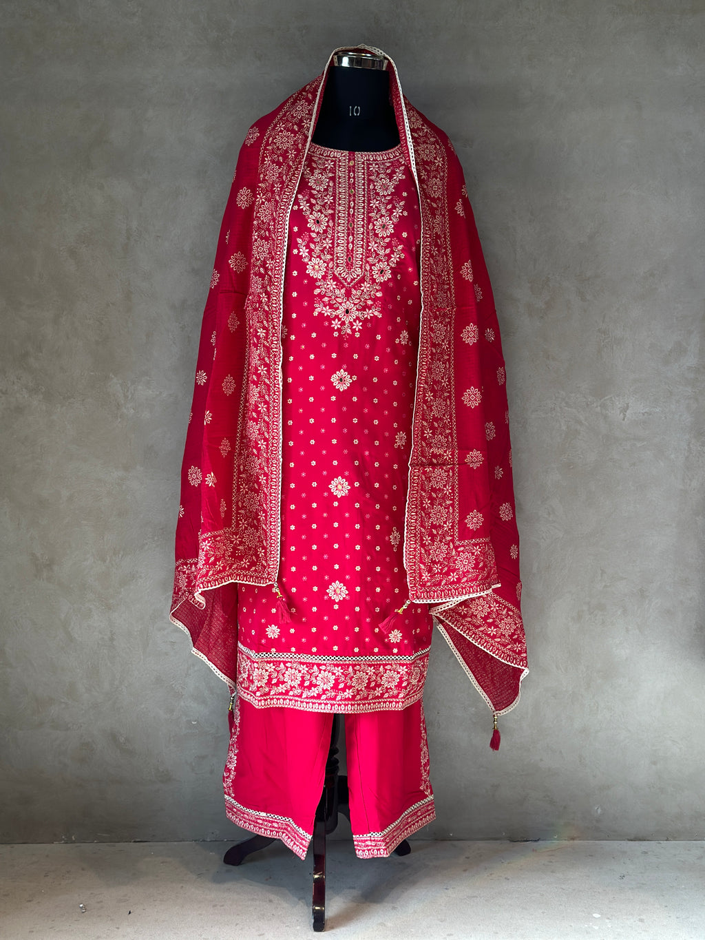 EMBROIDERED SUIT SET