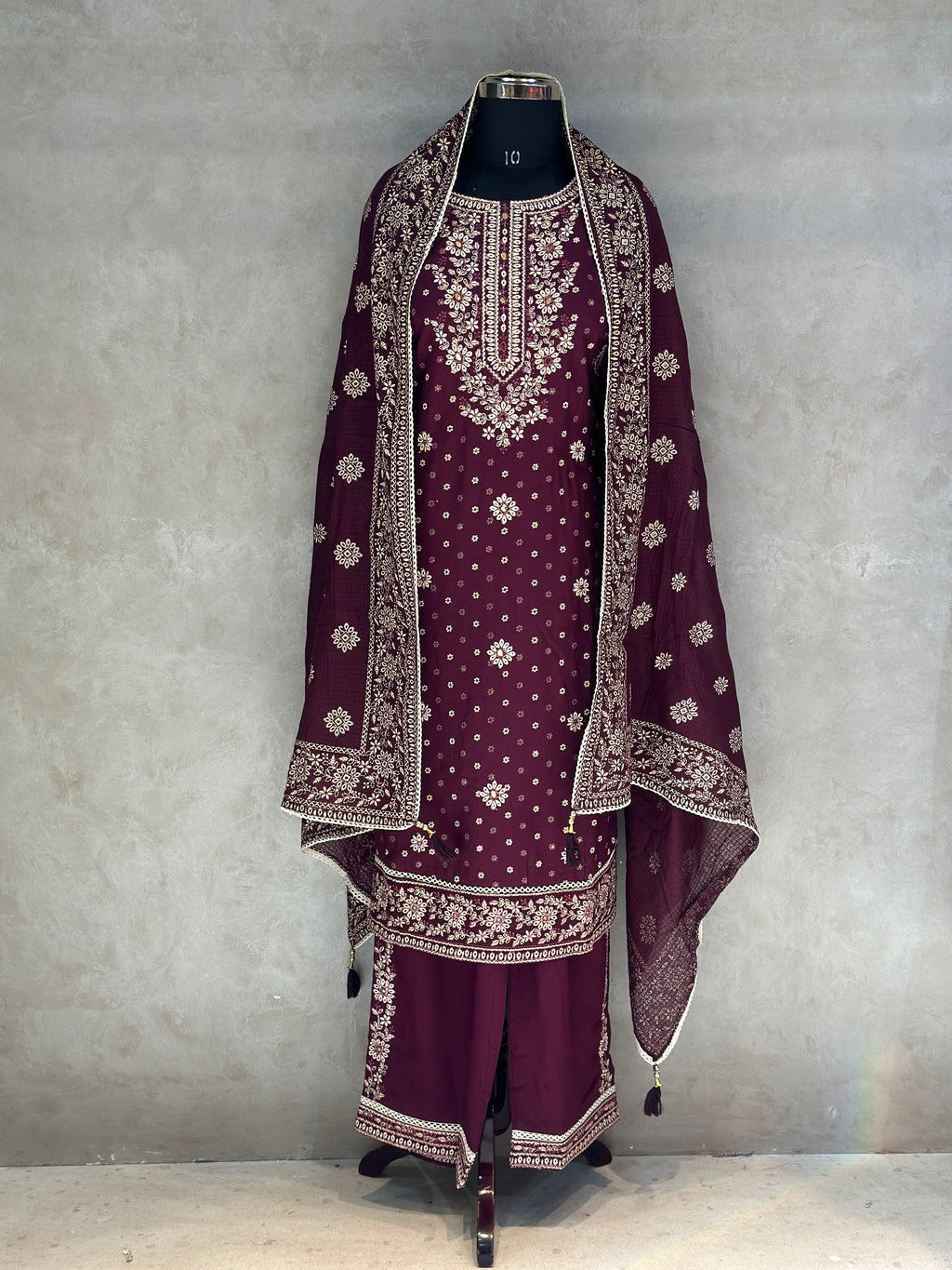EMBROIDERED SUIT SET
