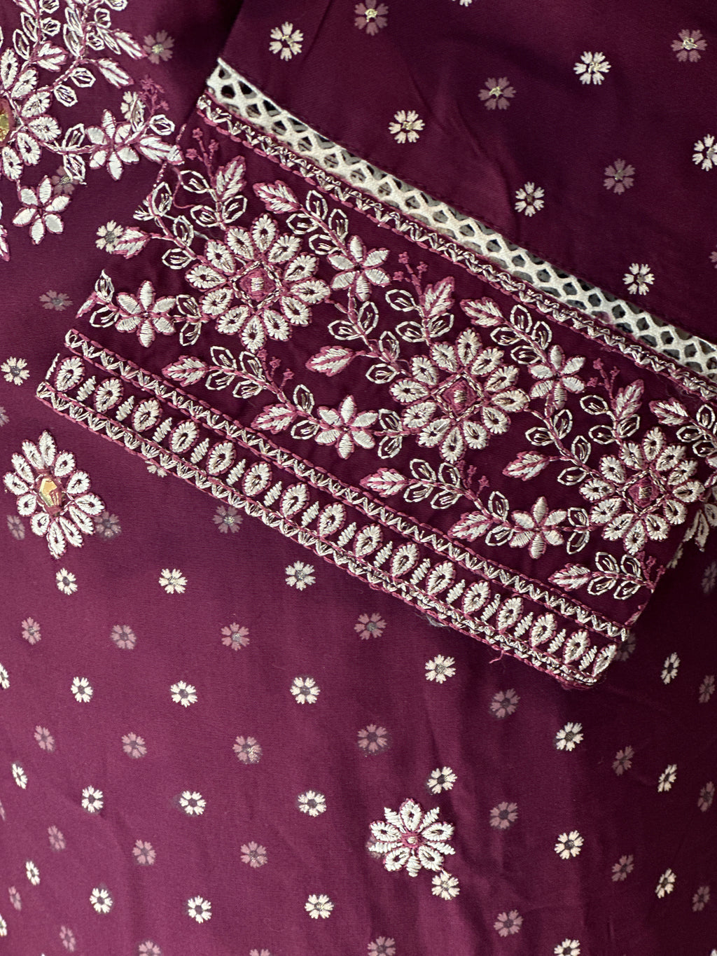 EMBROIDERED SUIT SET