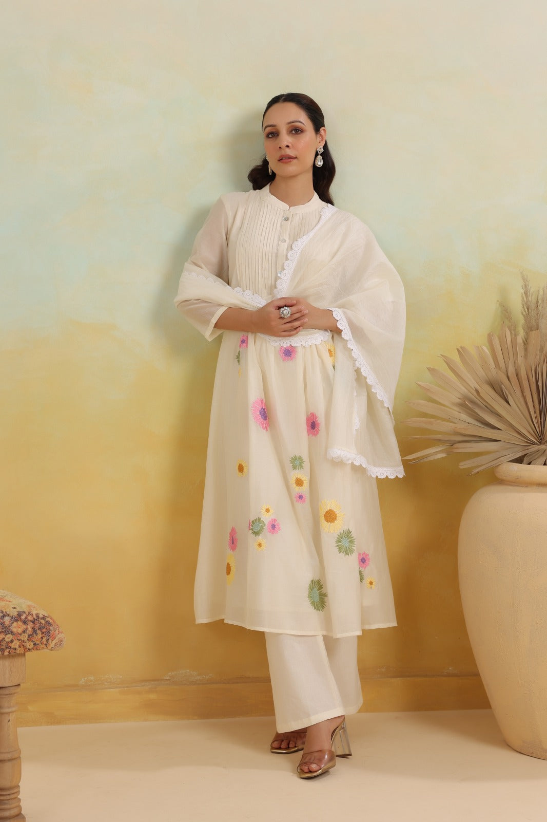 MUL CHANDERI FLOWER EMBROIDERED SUIT SET