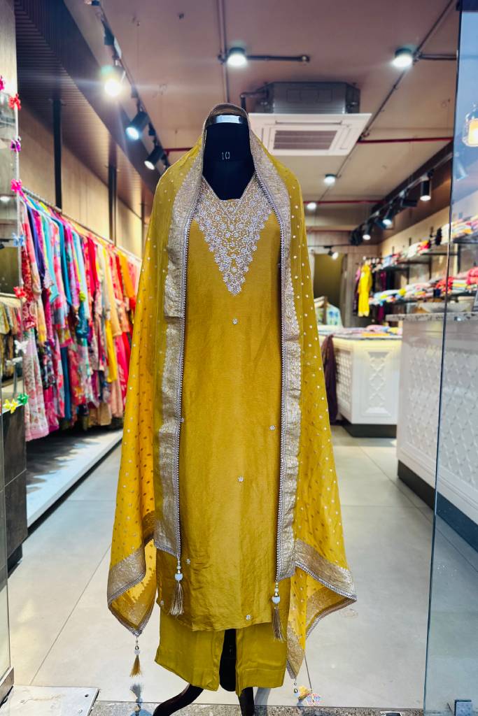 Pure Tissue Handwork Suit