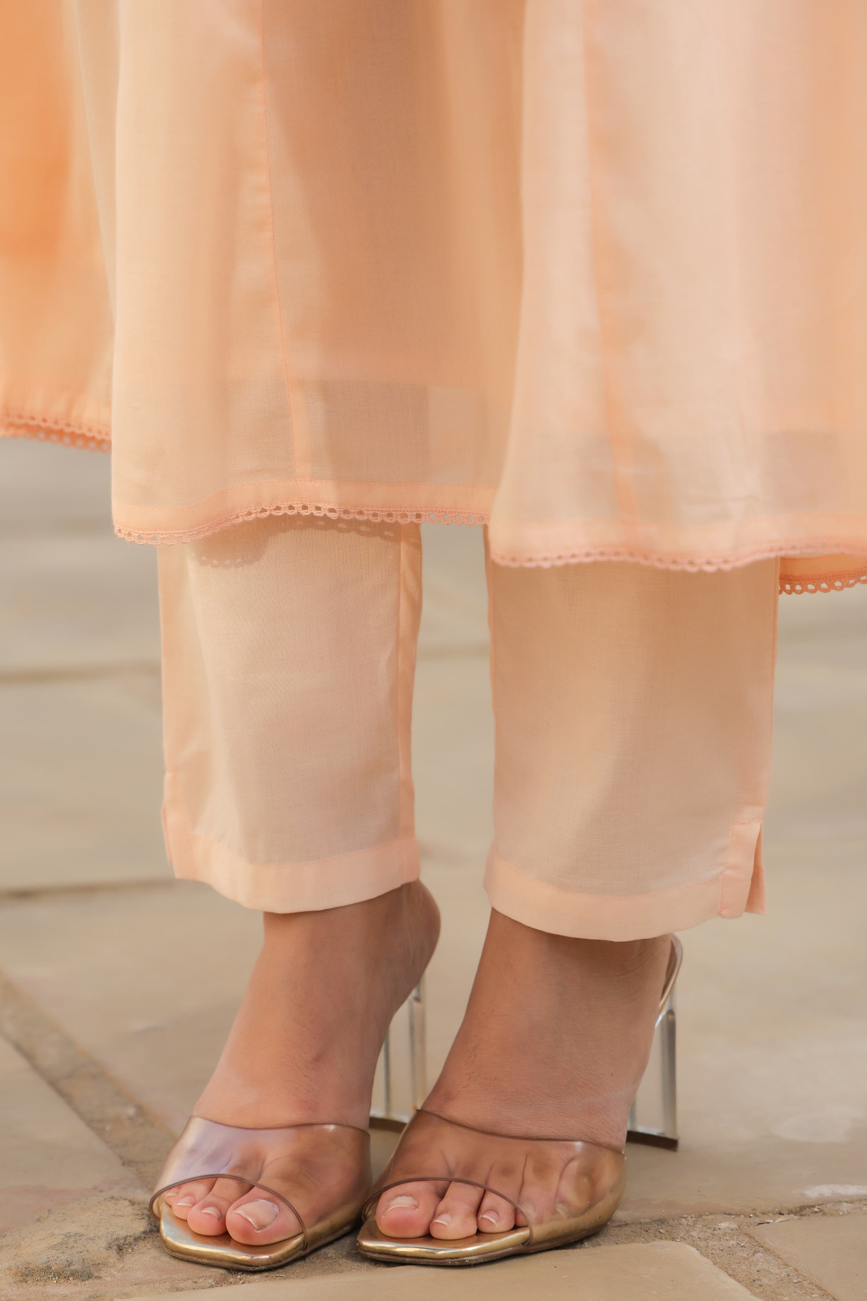 BEAUTIFUL EMBROIDERED MUL COTTON SUIT SET