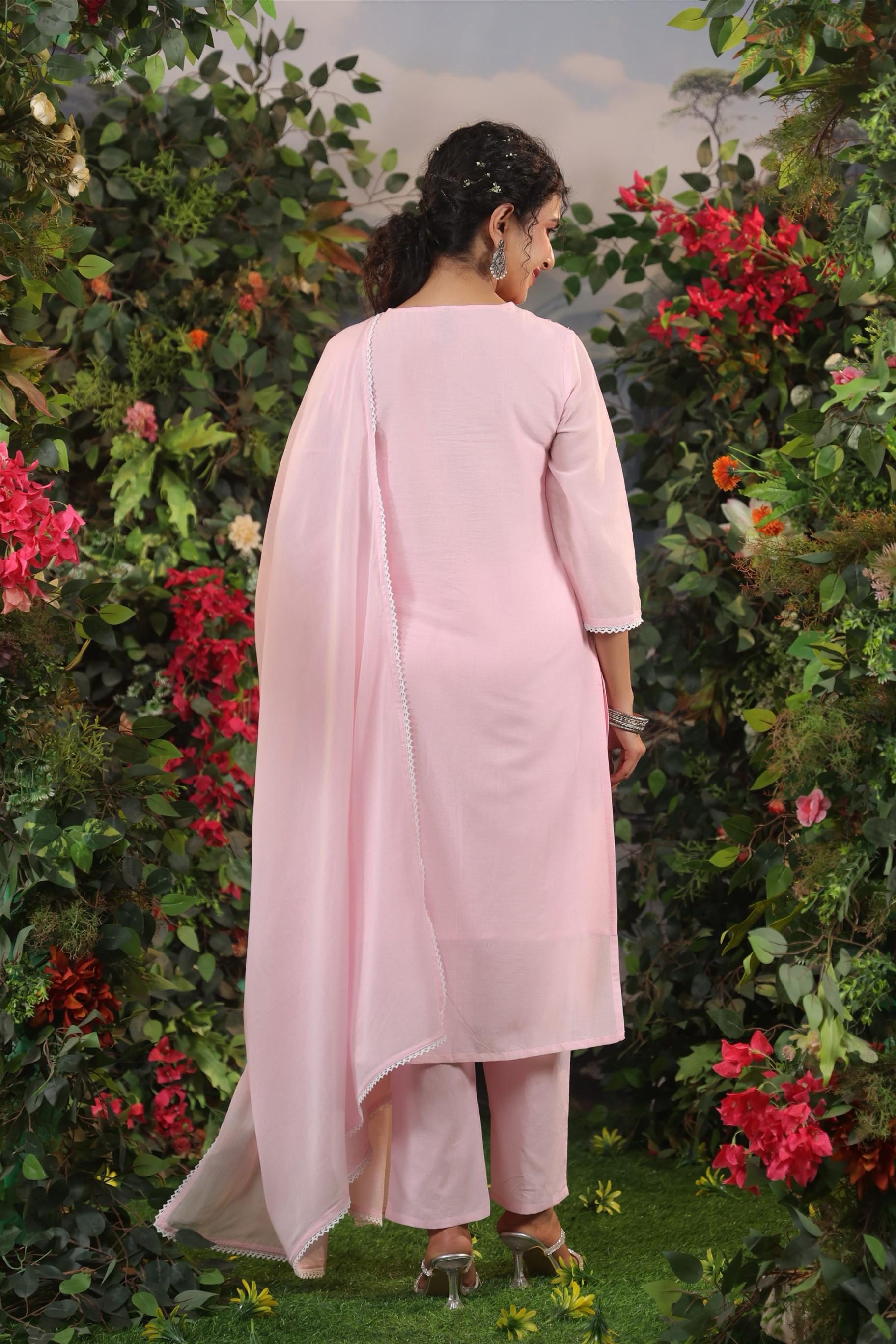 MUL COTTON SUIT IN THREAD EMBROIDERY