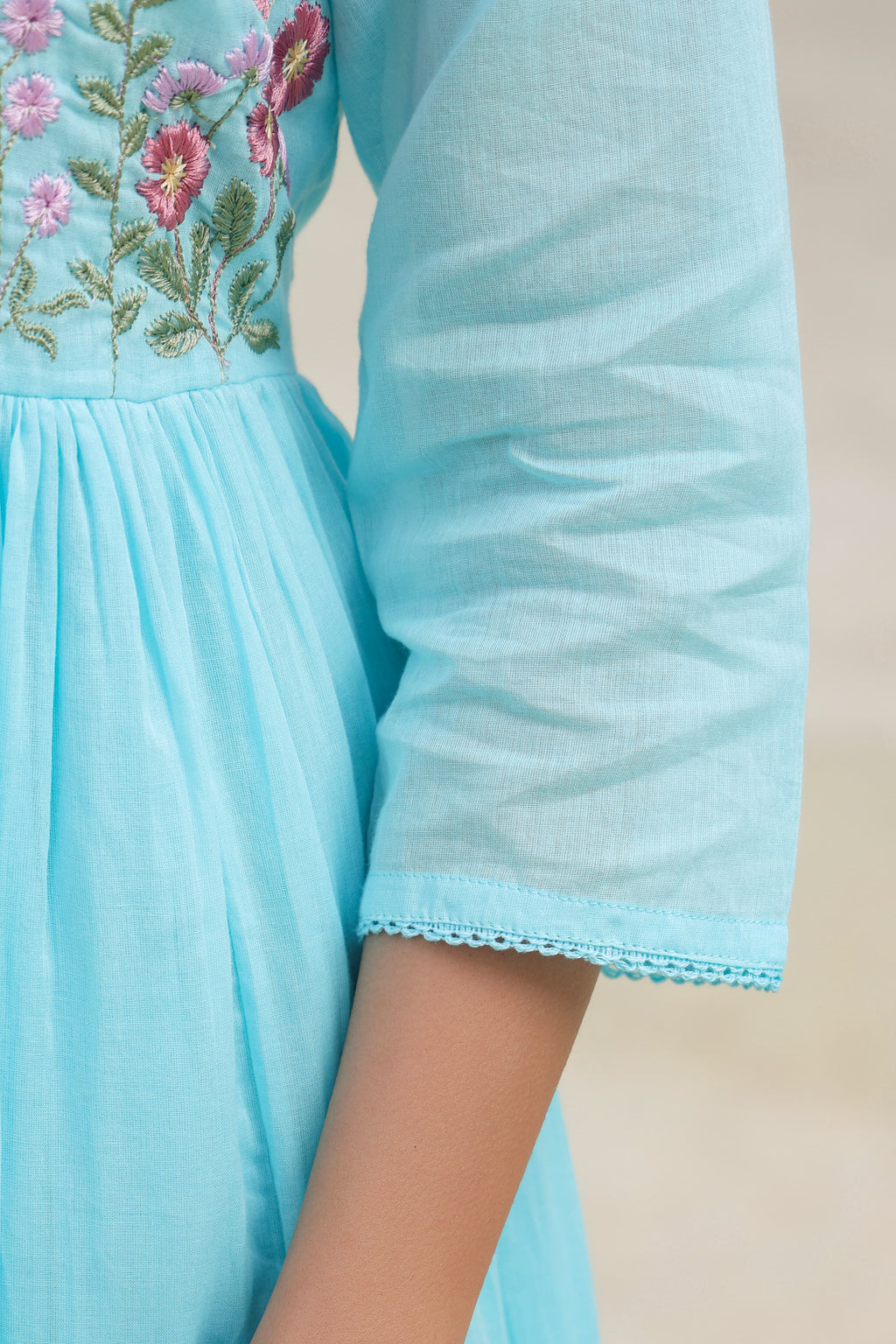 BEAUTIFUL EMBROIDERED MUL COTTON SUIT SET