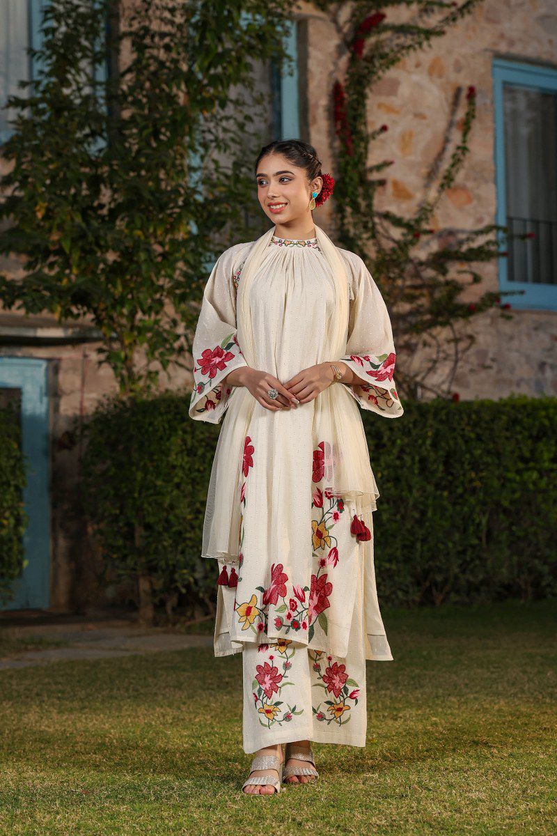 HIGHNECK EMBROIDERED SUIT SET