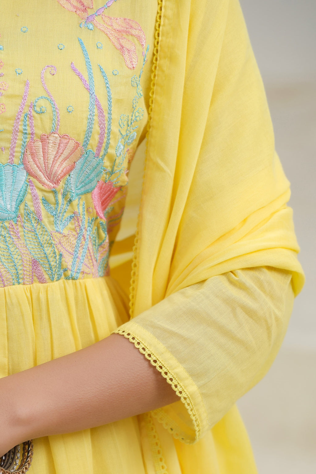 BEAUTIFUL EMBROIDERED MUL COTTON SUIT SET