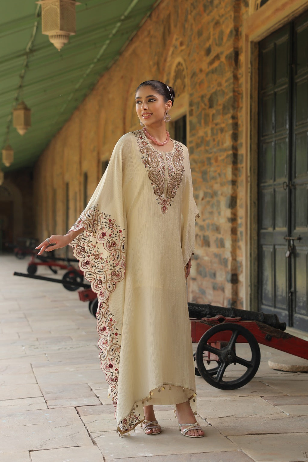 KAFTAN IN HEAVY EMBROIDERY