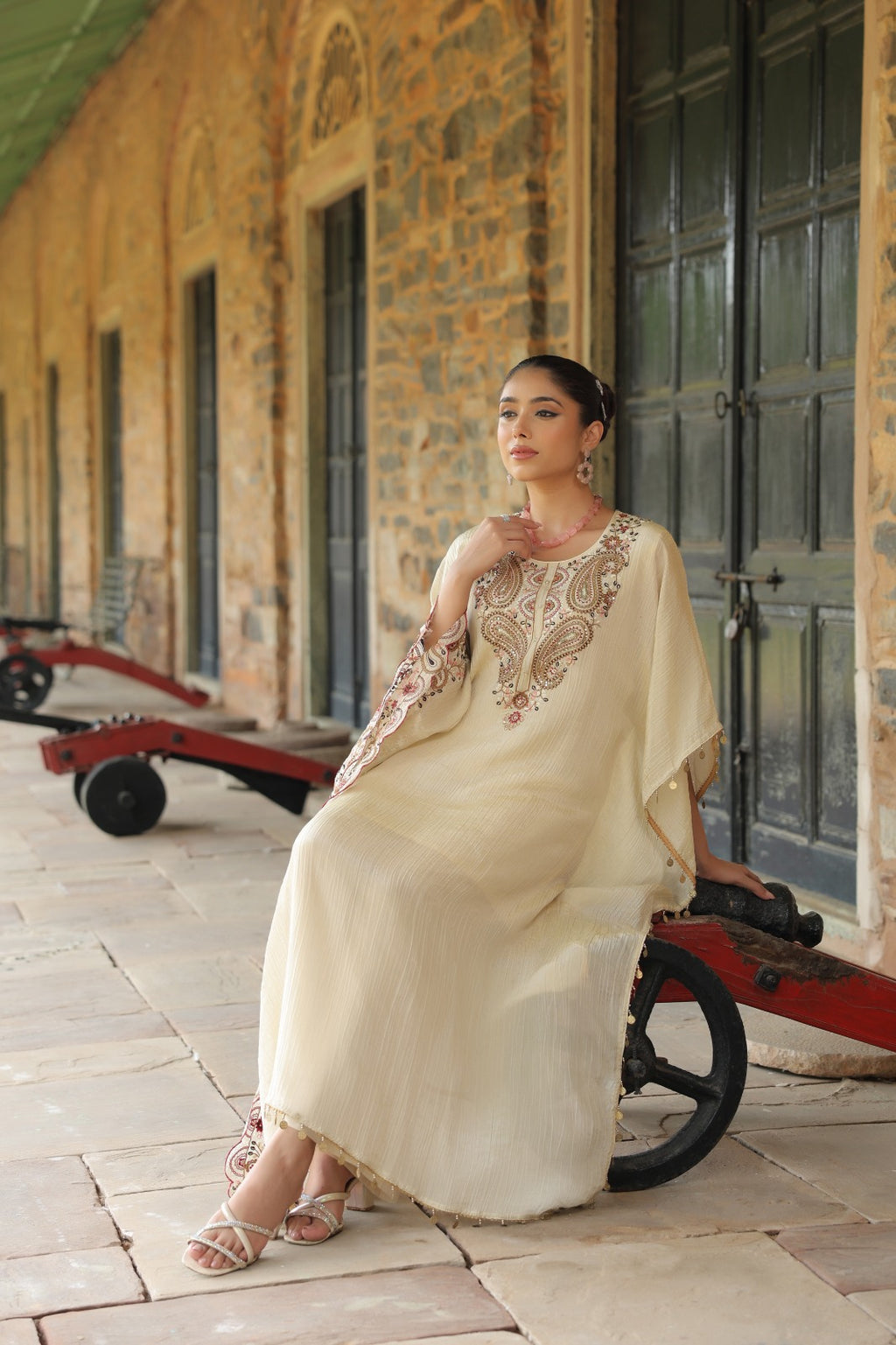 KAFTAN IN HEAVY EMBROIDERY