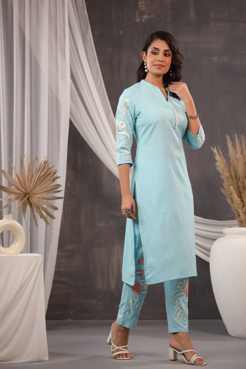 EMBROIDERED KURTA PANT SET