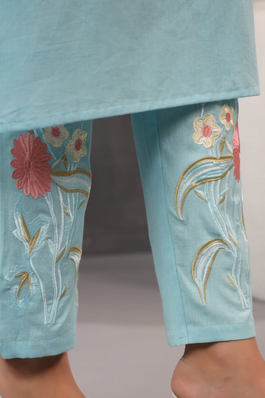 EMBROIDERED KURTA PANT SET