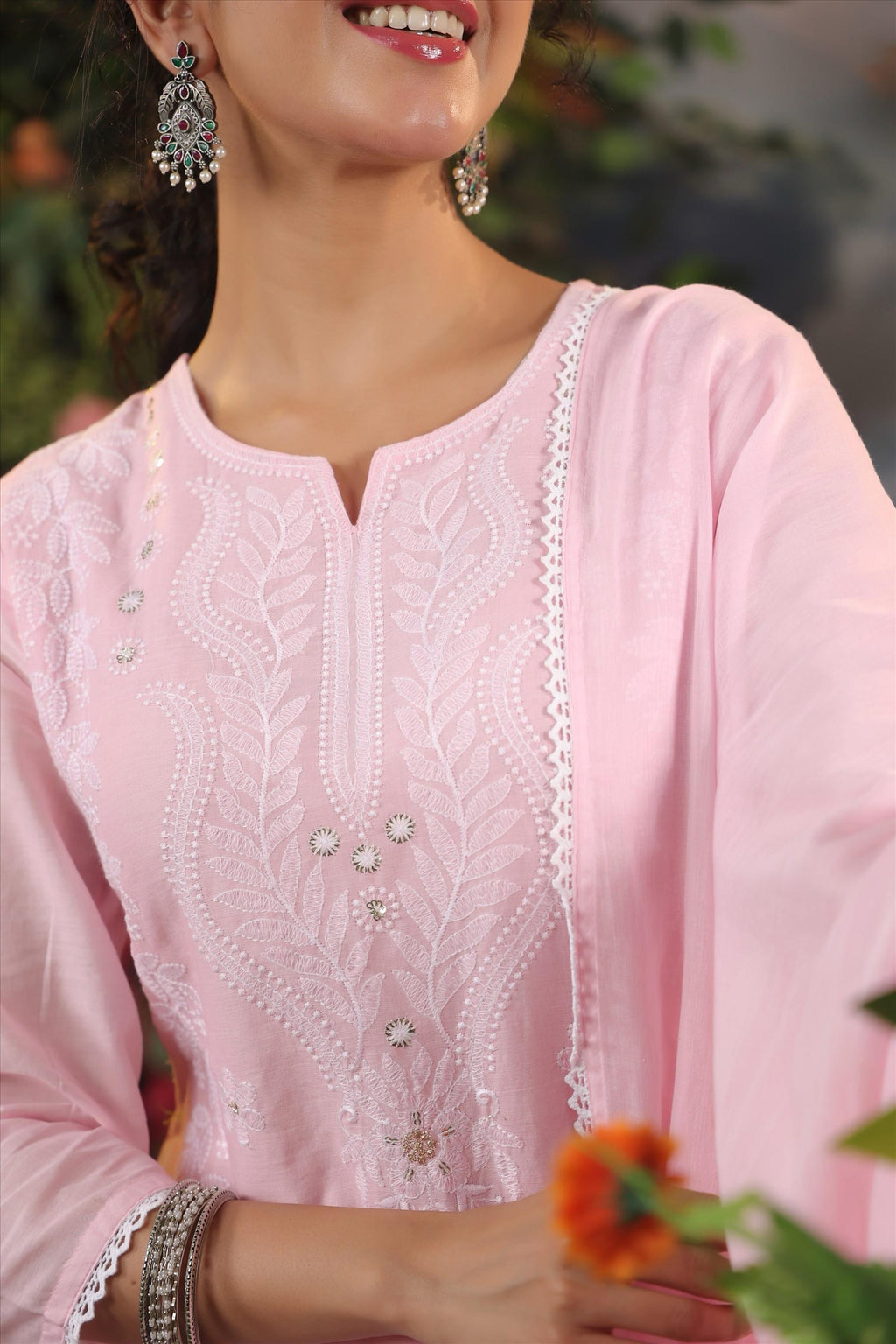 MUL COTTON SUIT IN THREAD EMBROIDERY