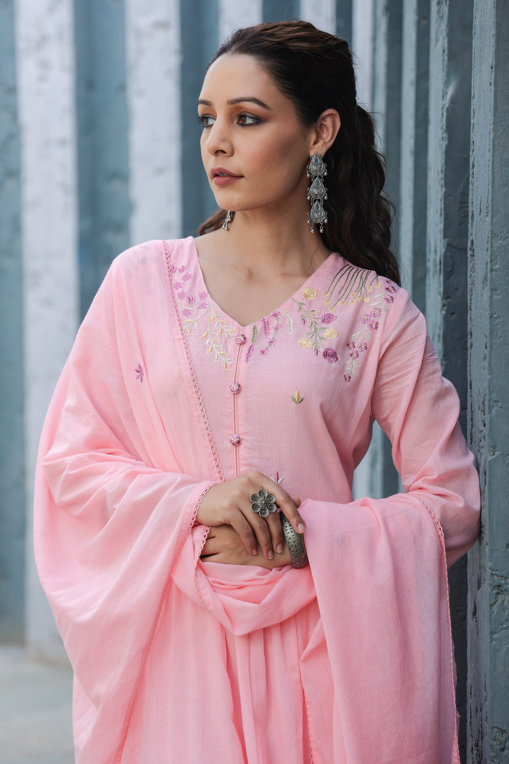 BEAUTIFUL MUL COTTON EMBROIDERED SUIT SET