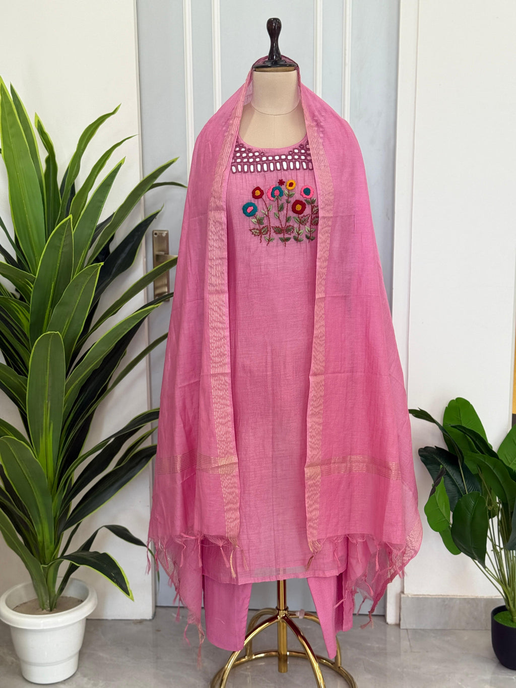 Aline Floral Embroidered Kurta Set
