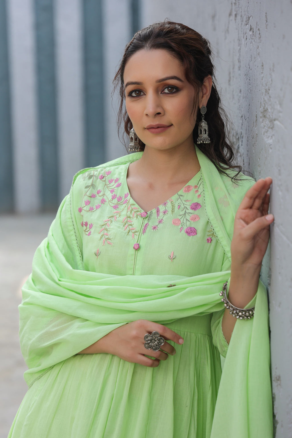 BEAUTIFUL MUL COTTON EMBROIDERED SUIT SET