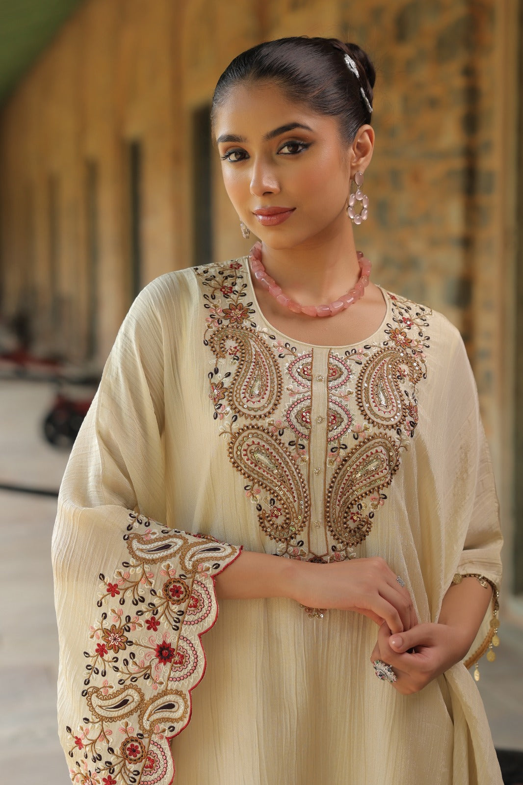 KAFTAN IN HEAVY EMBROIDERY