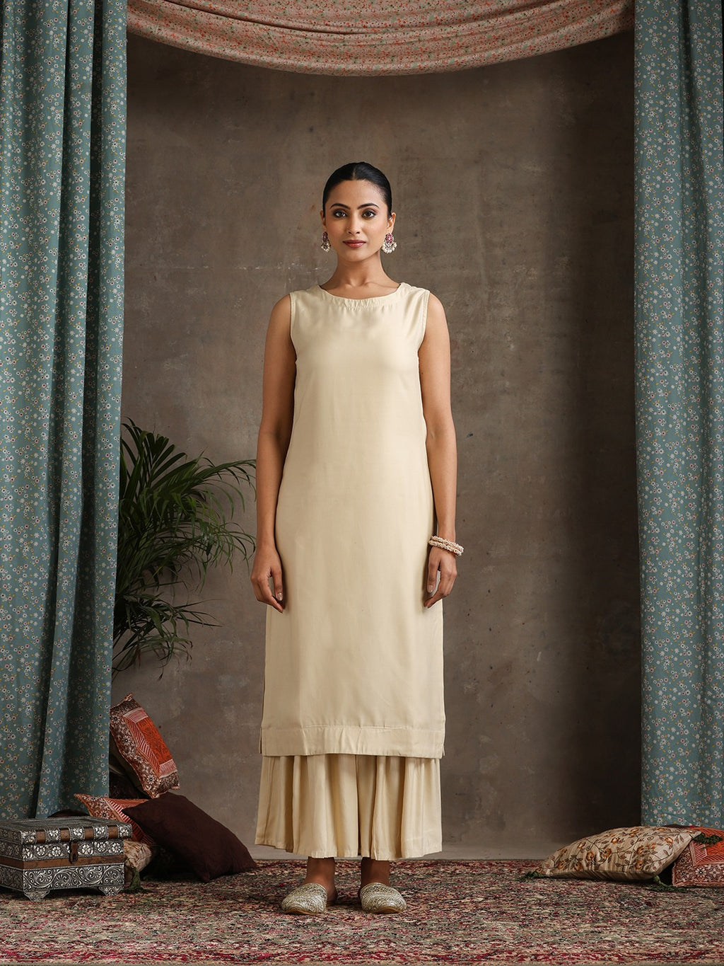 🌷Classic Sharara Set With Shrug 🌷