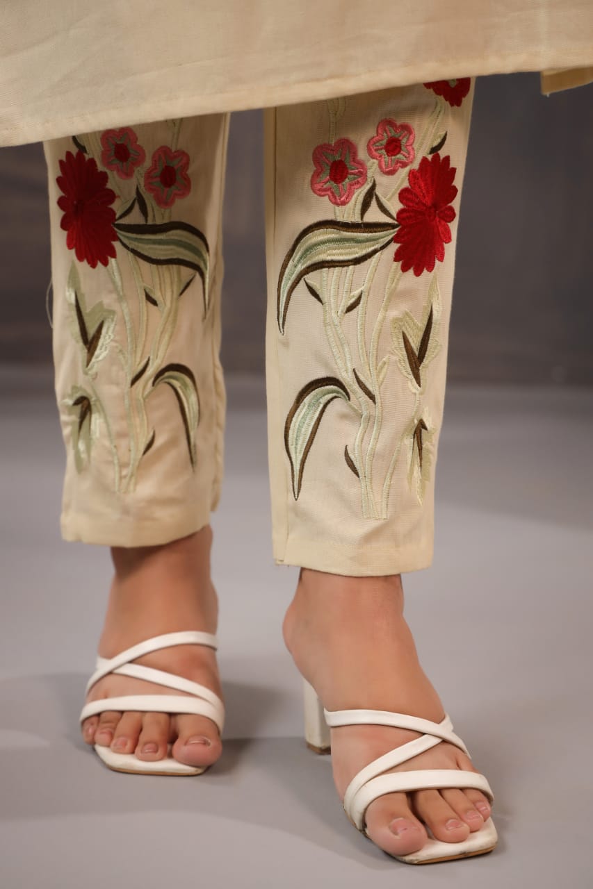 EMBROIDERED KURTA PANT SET