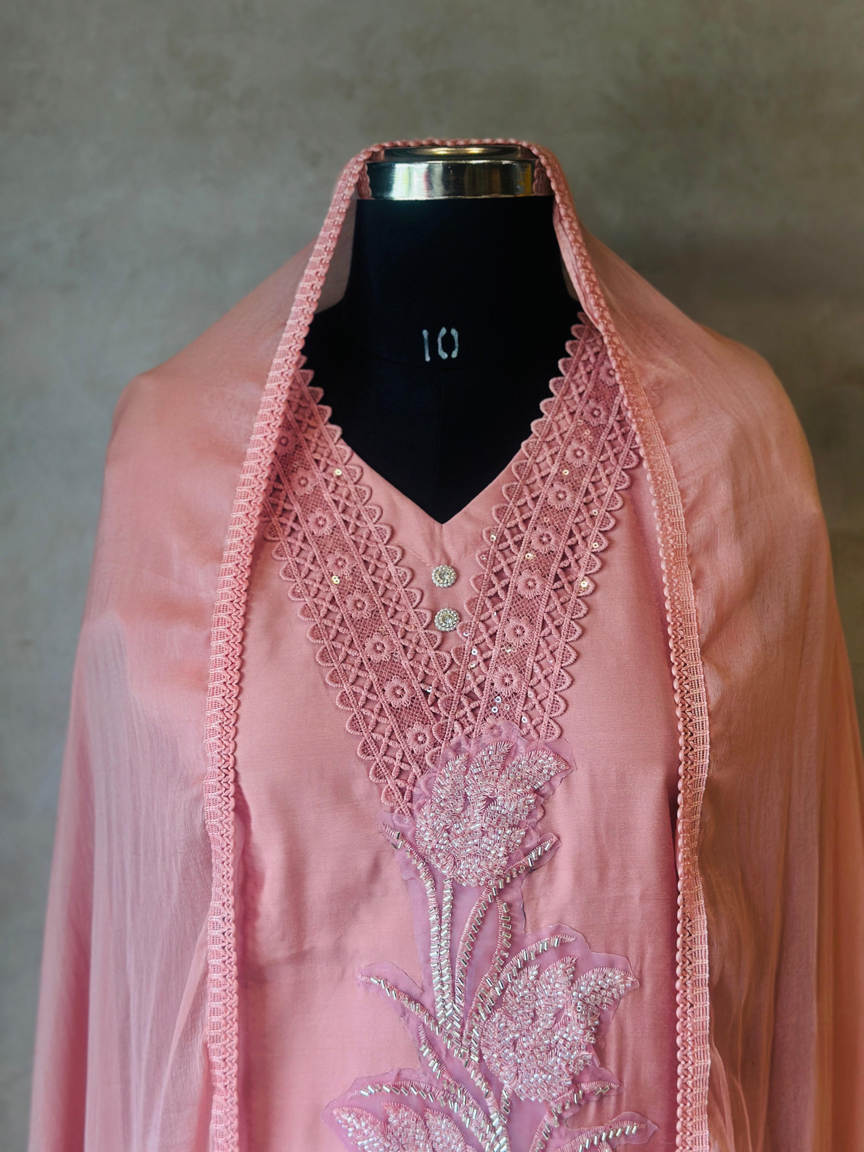 BEAUTIFUL HANDWORK SUIT SET