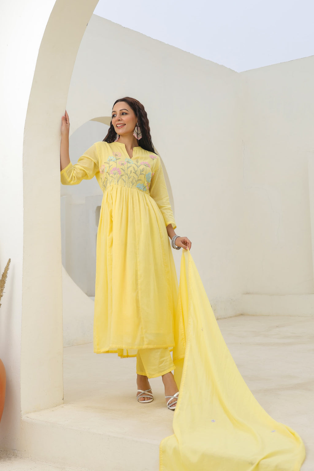 BEAUTIFUL MUL COTTON EMBROIDERED SUIT SET