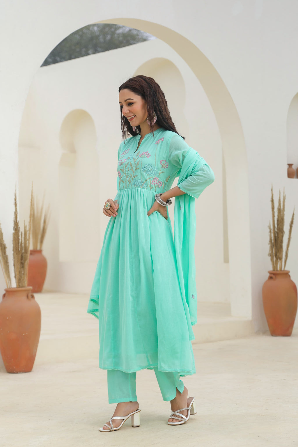 BEAUTIFUL MUL COTTON EMBROIDERED SUIT SET