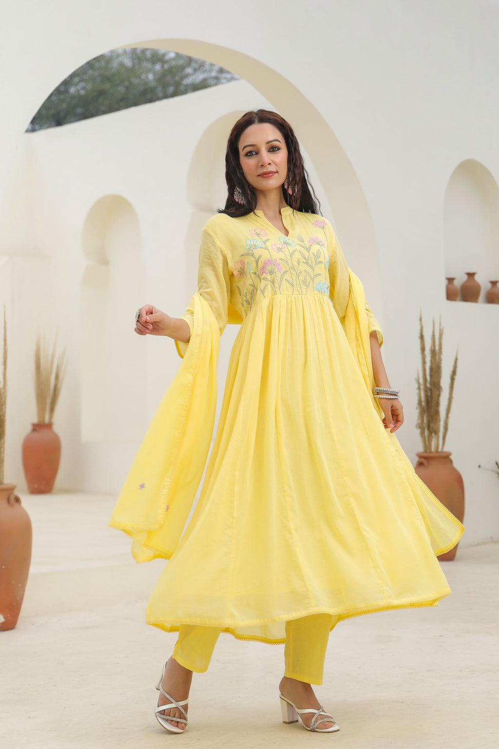 BEAUTIFUL MUL COTTON EMBROIDERED SUIT SET