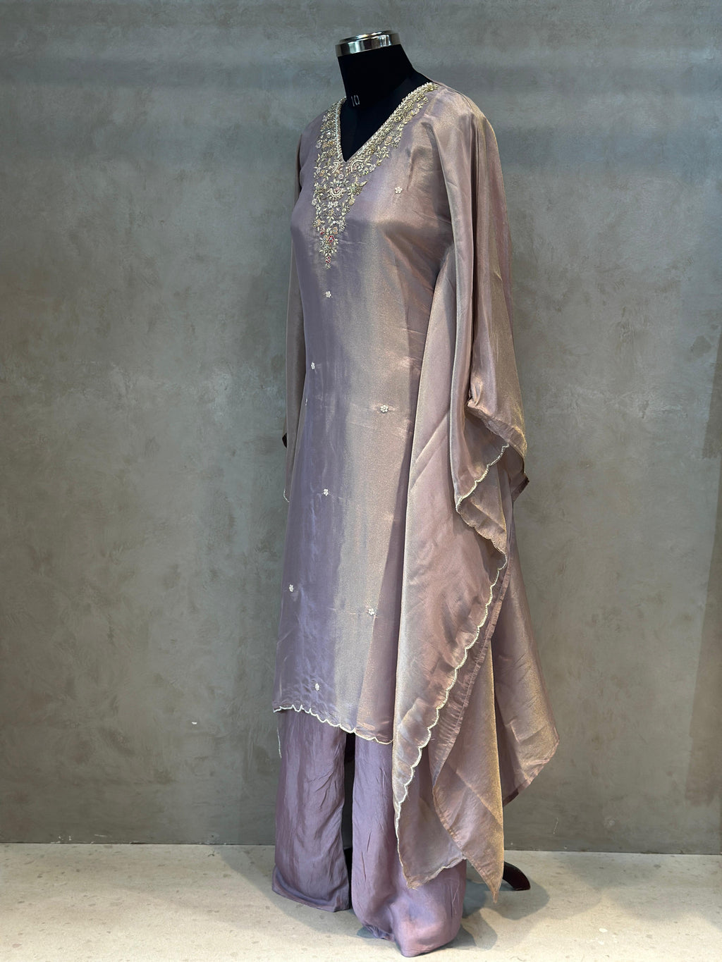 KAFTAN IN PURE ZARI TISSUE