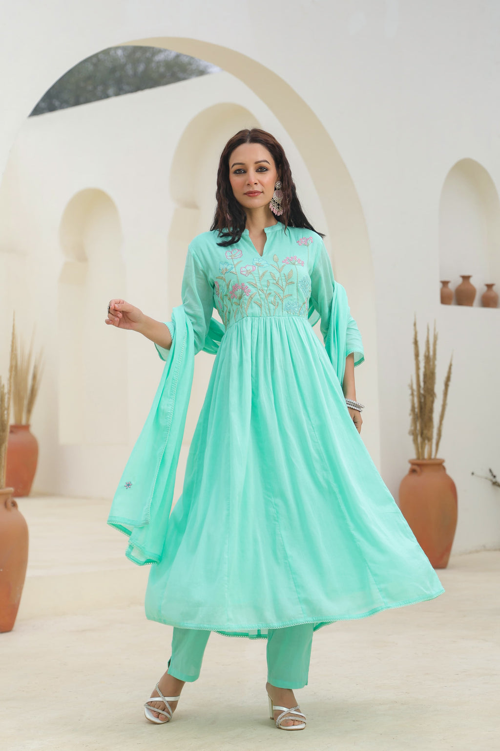 BEAUTIFUL MUL COTTON EMBROIDERED SUIT SET