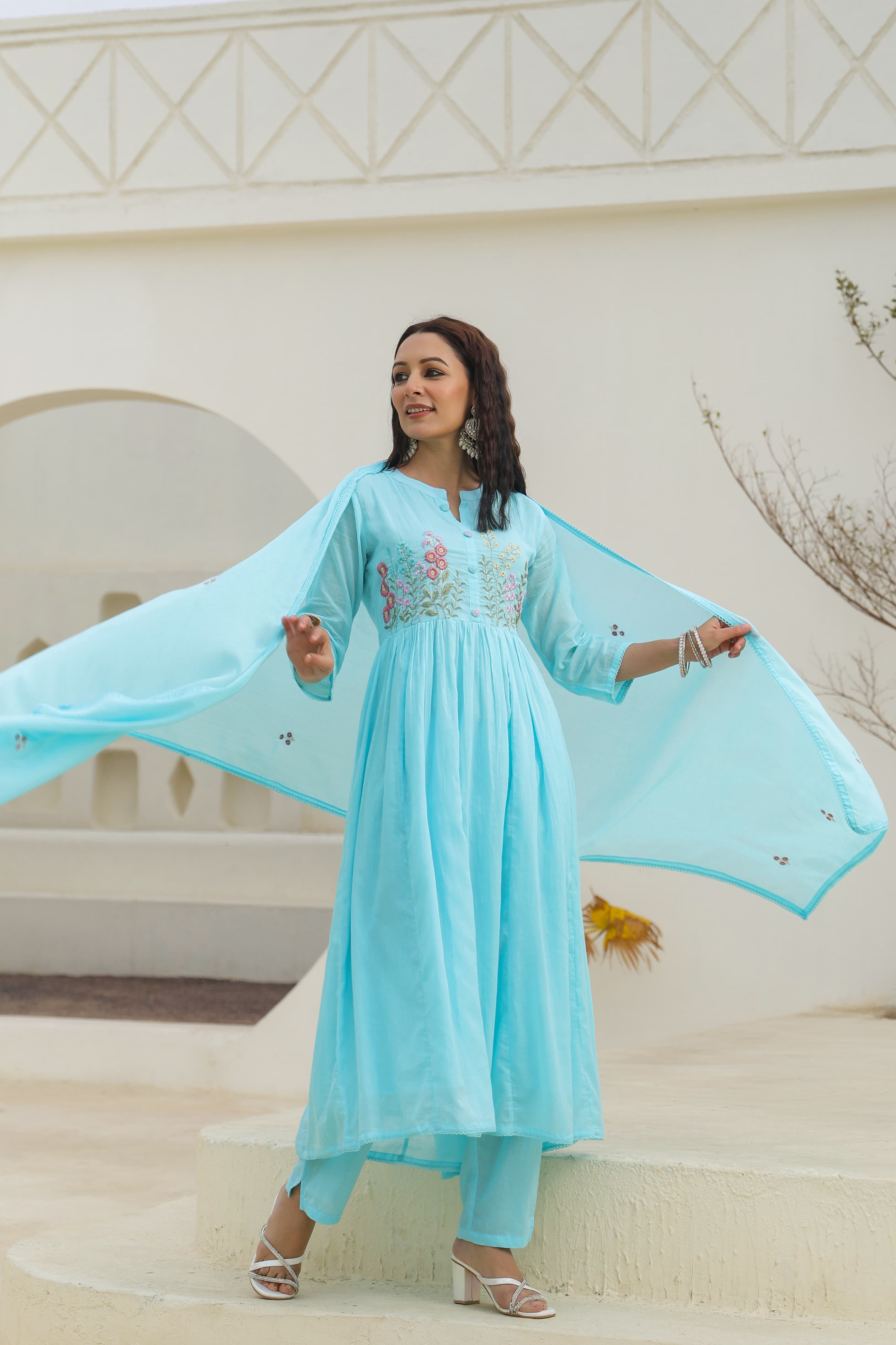 BEAUTIFUL EMBROIDERED MUL COTTON SUIT SET