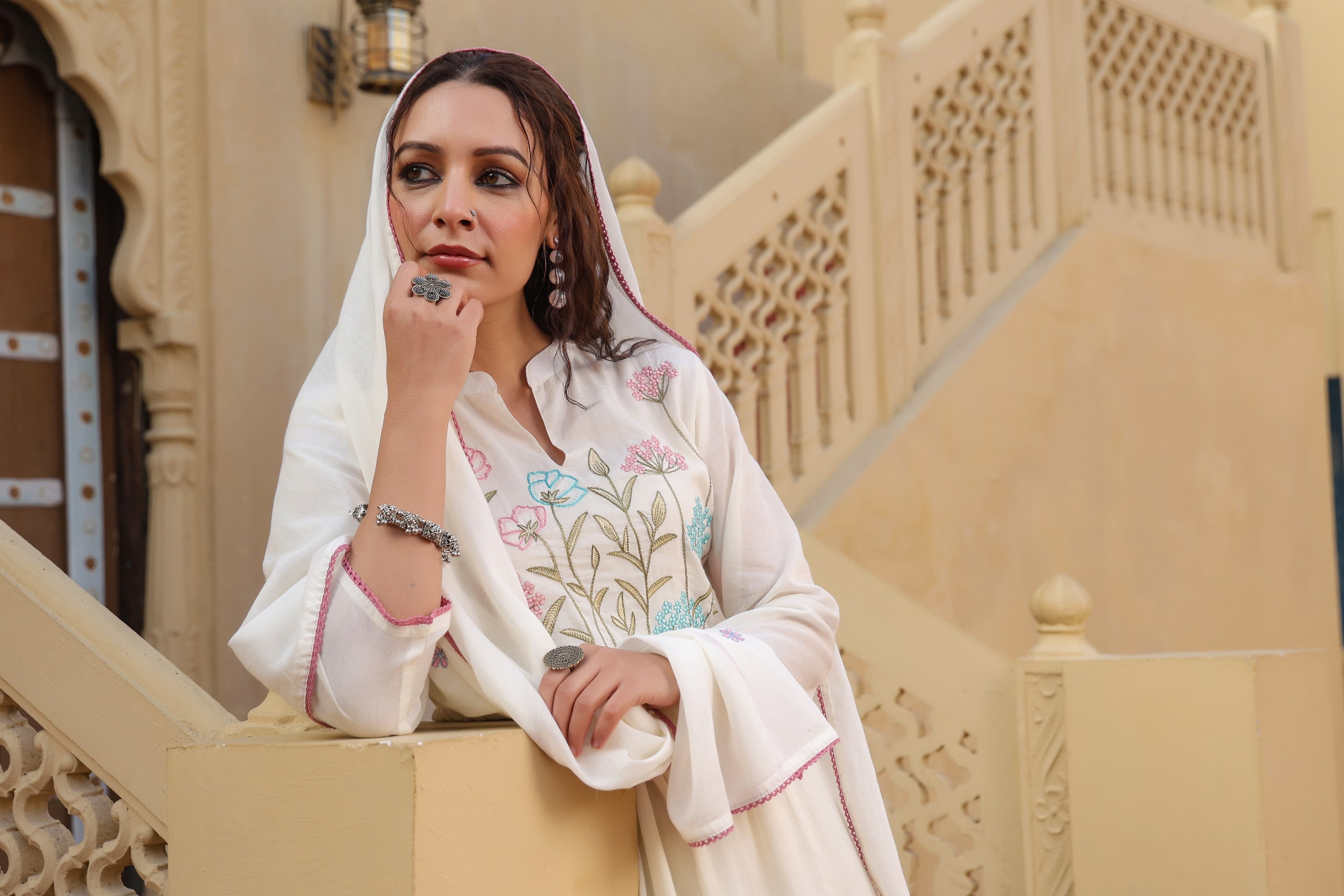 BEAUTIFUL MUL COTTON EMBROIDERED SUIT SET