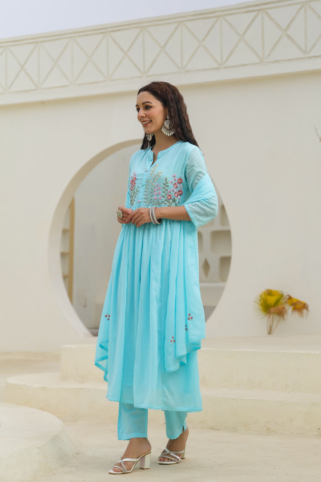 BEAUTIFUL EMBROIDERED MUL COTTON SUIT SET