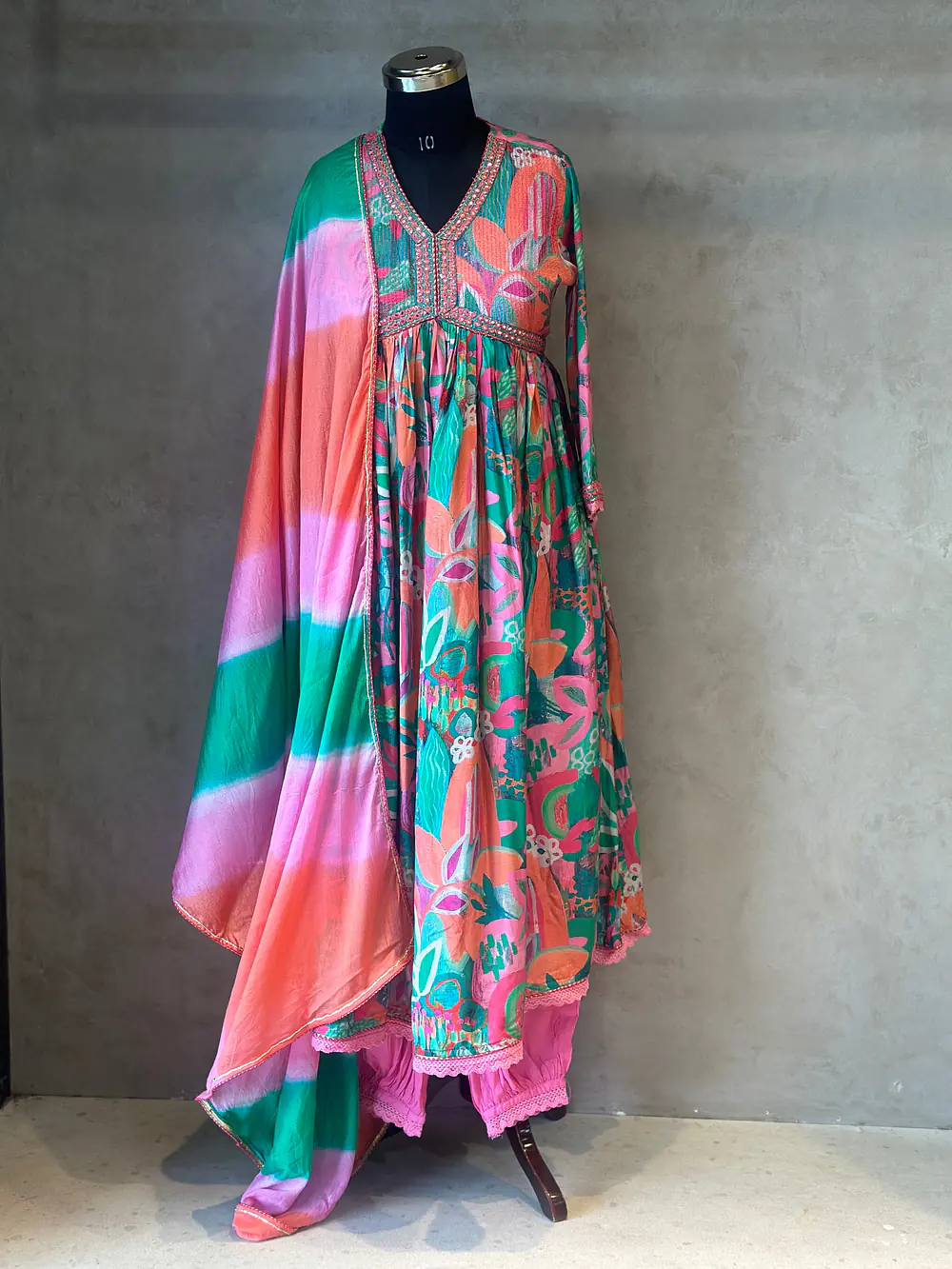 B85B37EF-3642-4C14-8FD1-AED30466FB5E