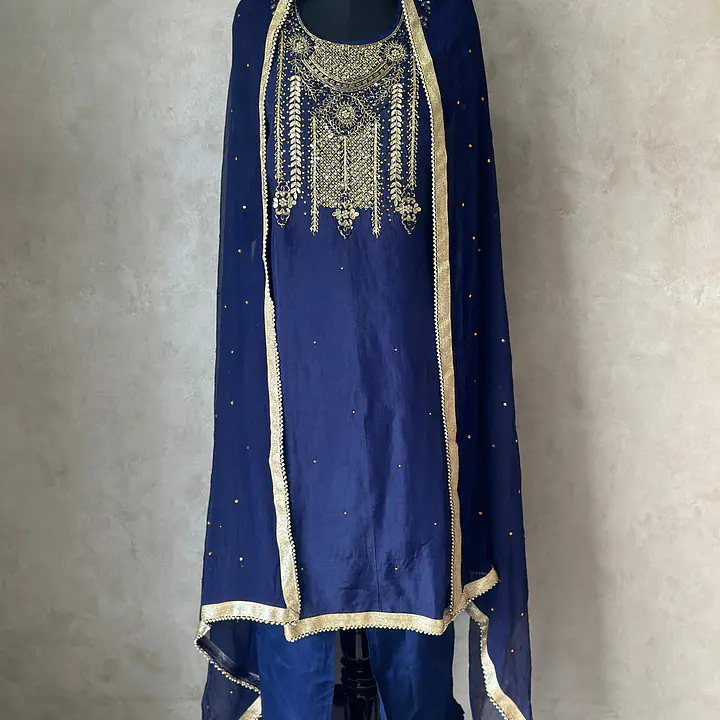 THREE PIECE SUIT SET WITH HANDWORK - Master